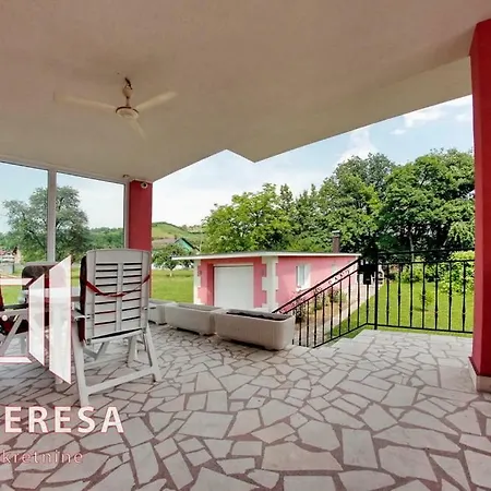 House By The River Βίλα *