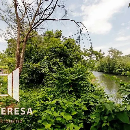 House By The River Βίλα *