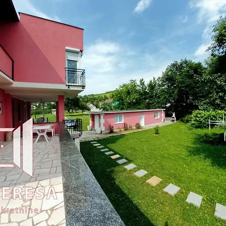 Βίλα House By The River *